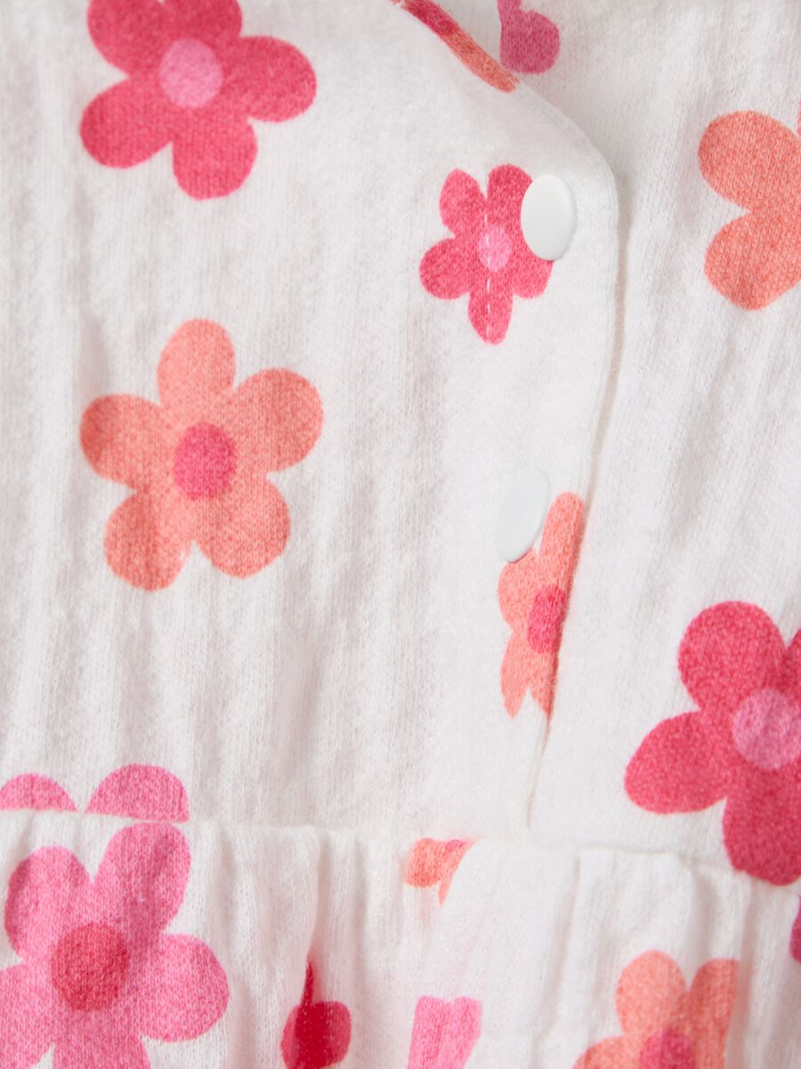 T-shirt maniche lunghe con volant stampa fiori_3