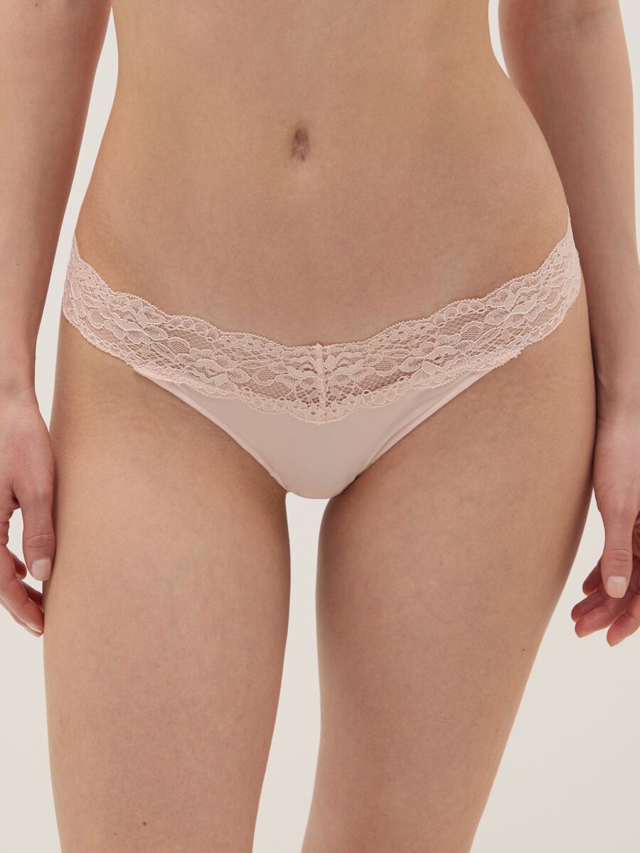 Pink lace thong regular fit_1