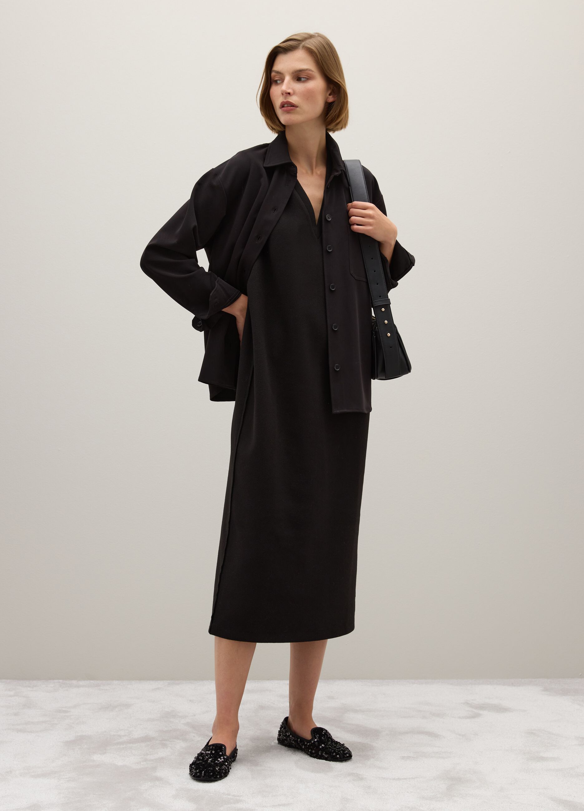 Black long-sleeve regular fit shirt