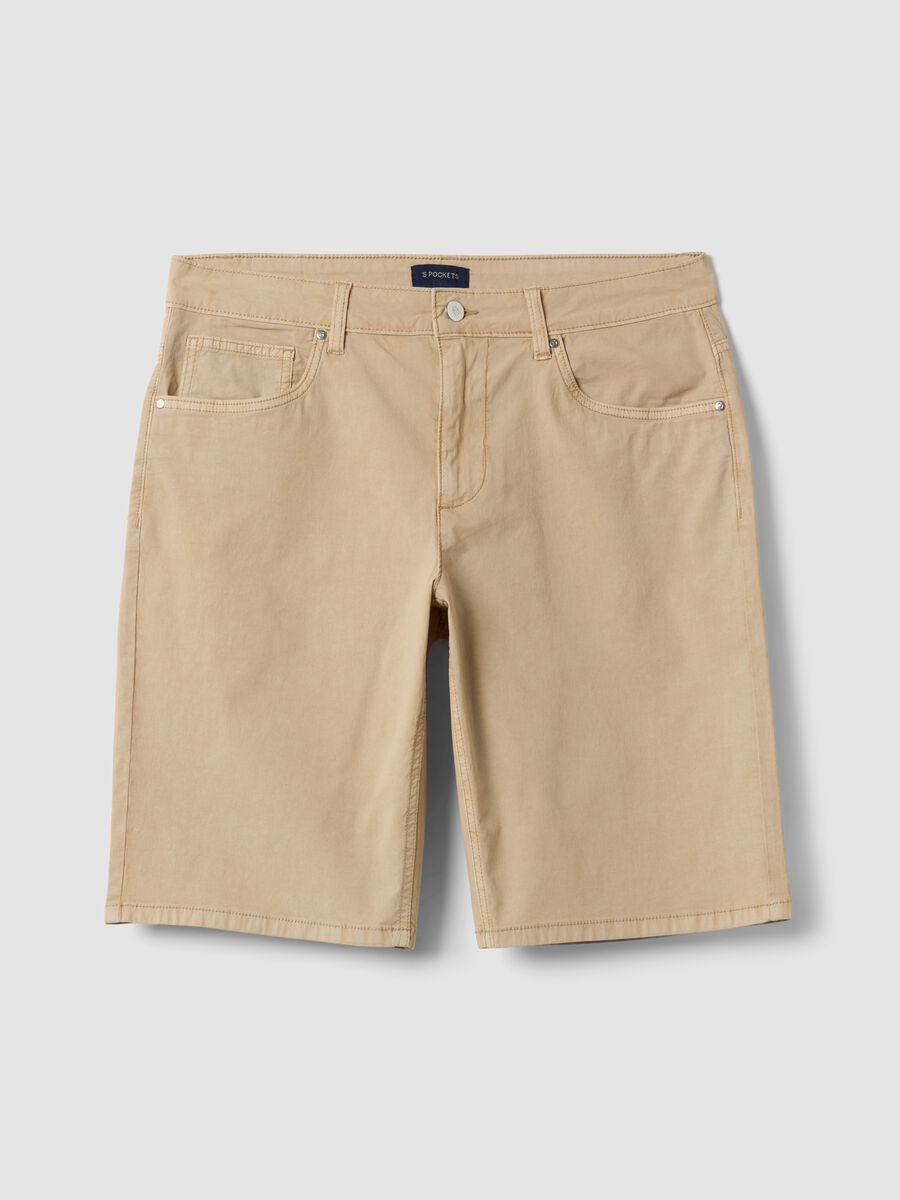 Beige stretch cotton five-pocket Bermuda shorts_4