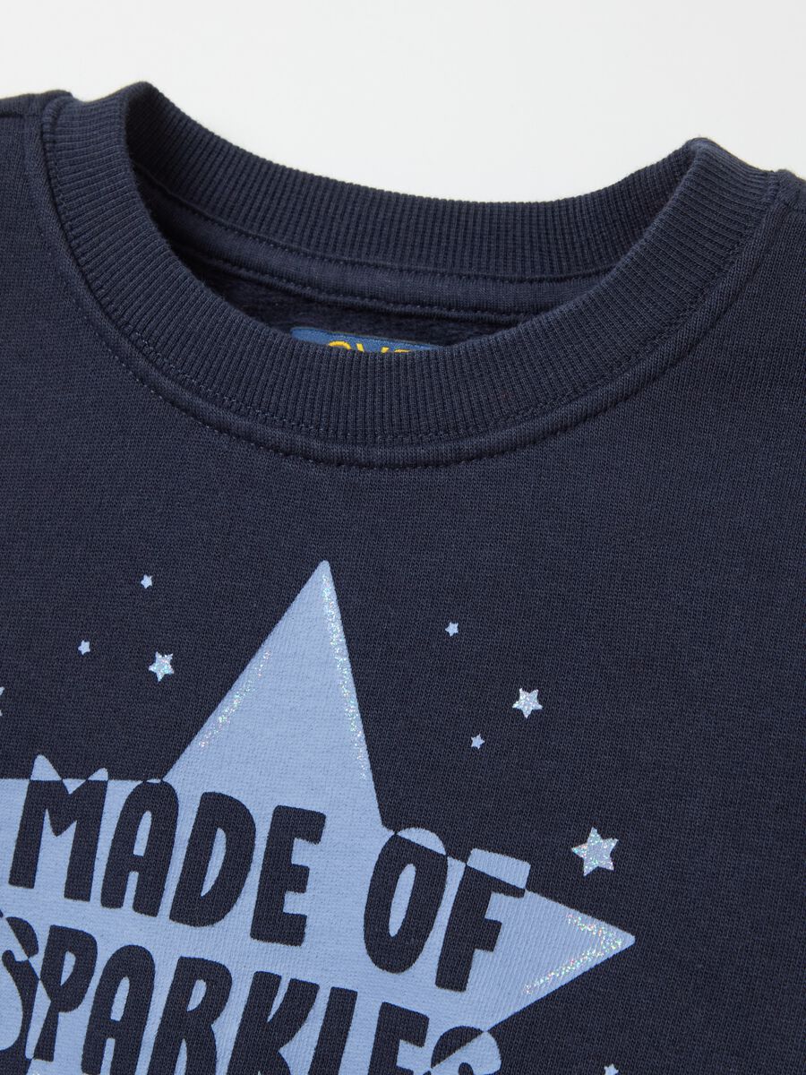 Sweatshirt with round neck and glitter print_3