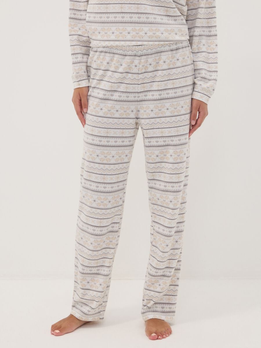 Pantaloni pigiama bianchi con fantasia nordica_1