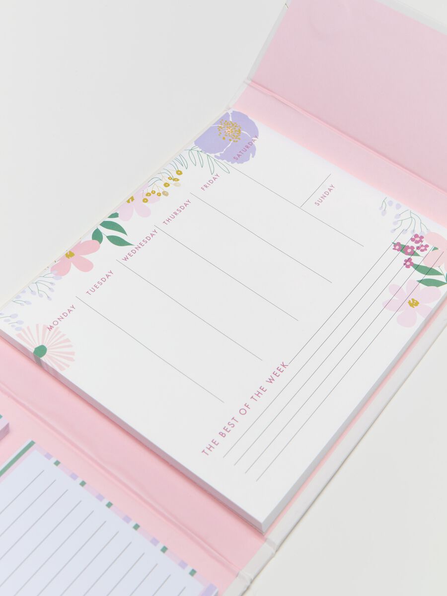 Weekly planner with floral print_2