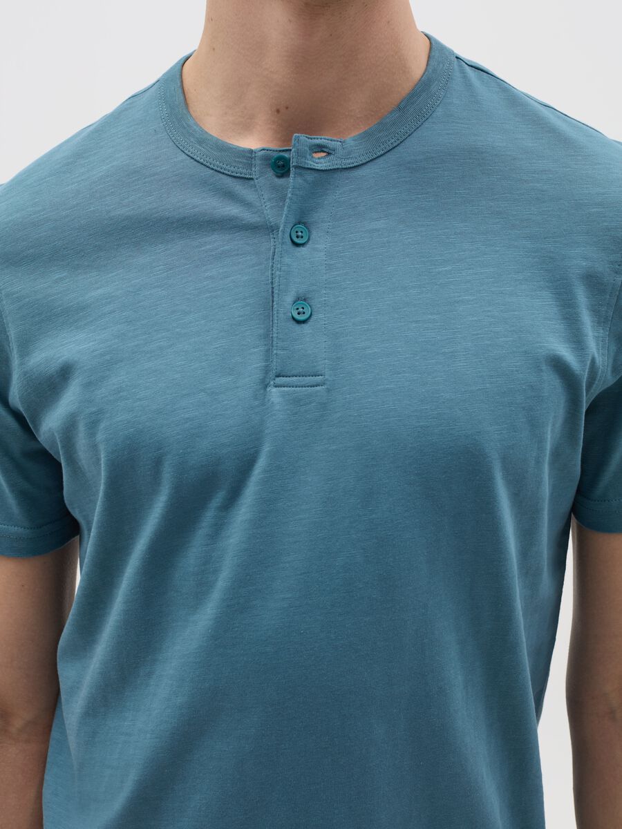 Cotton T-shirt with granddad neckline_2