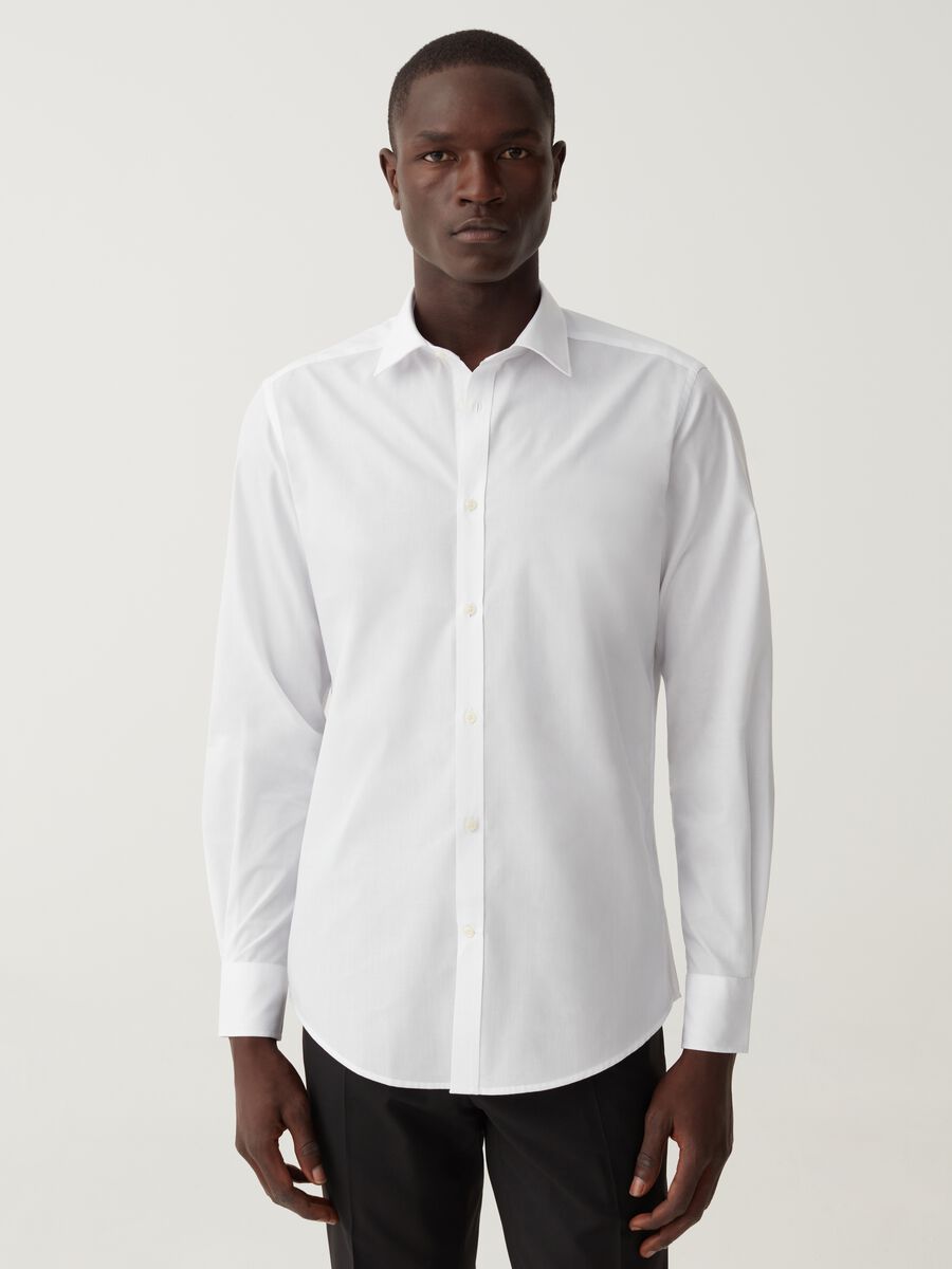 Slim-fit shirt with cut-away collar_0