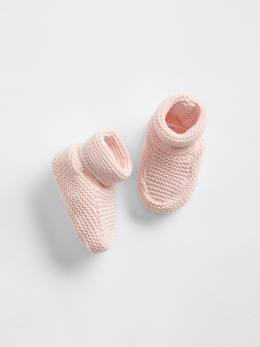 Knitted booties_0