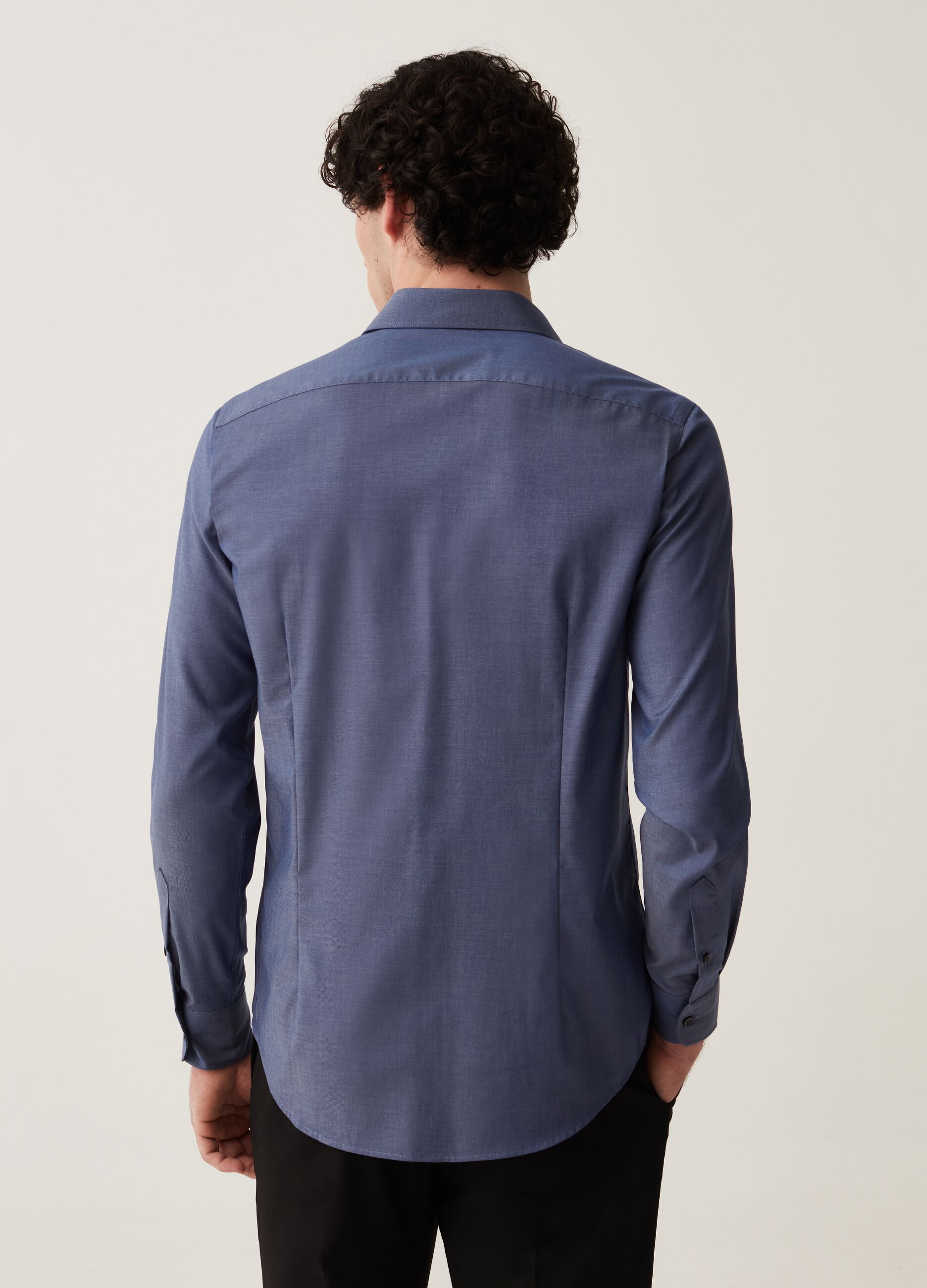Slim-fit shirt in no-iron cotton chambray