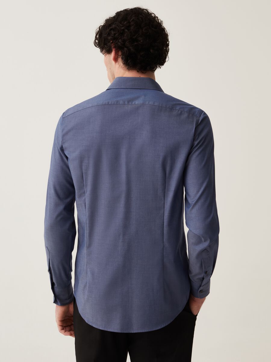Slim-fit shirt in no-iron cotton chambray_2