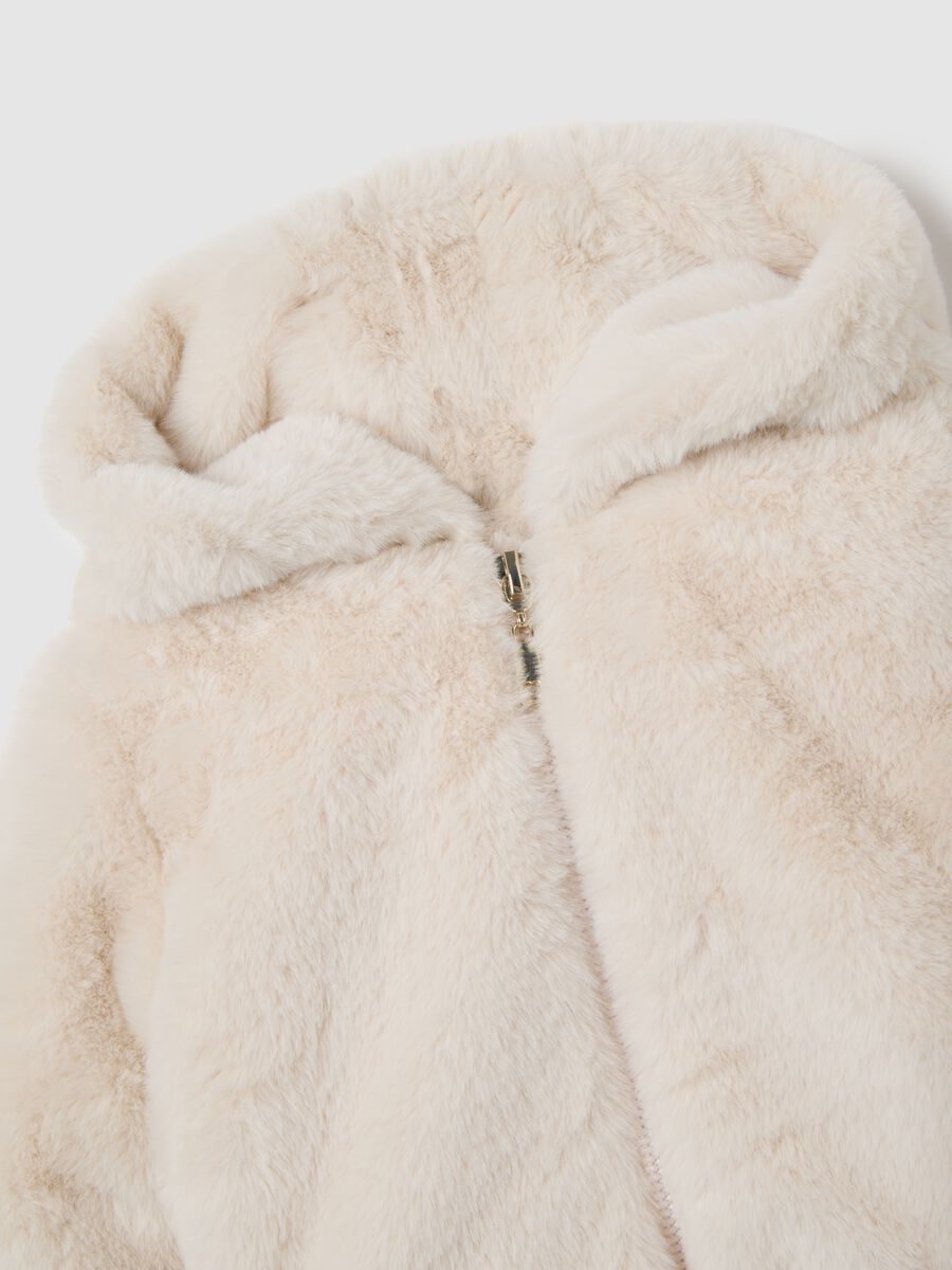 Giacca imbottita da bambina beige regular fit con cappuccio_3