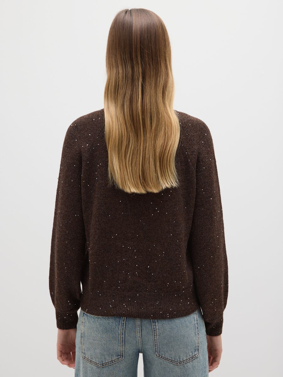 Brown oversized sweater with round neckline_2