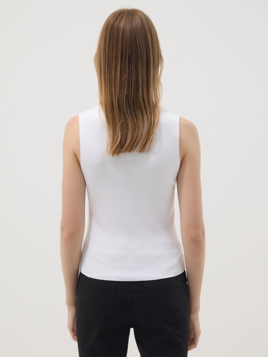 White viscose-blend top with collar_3