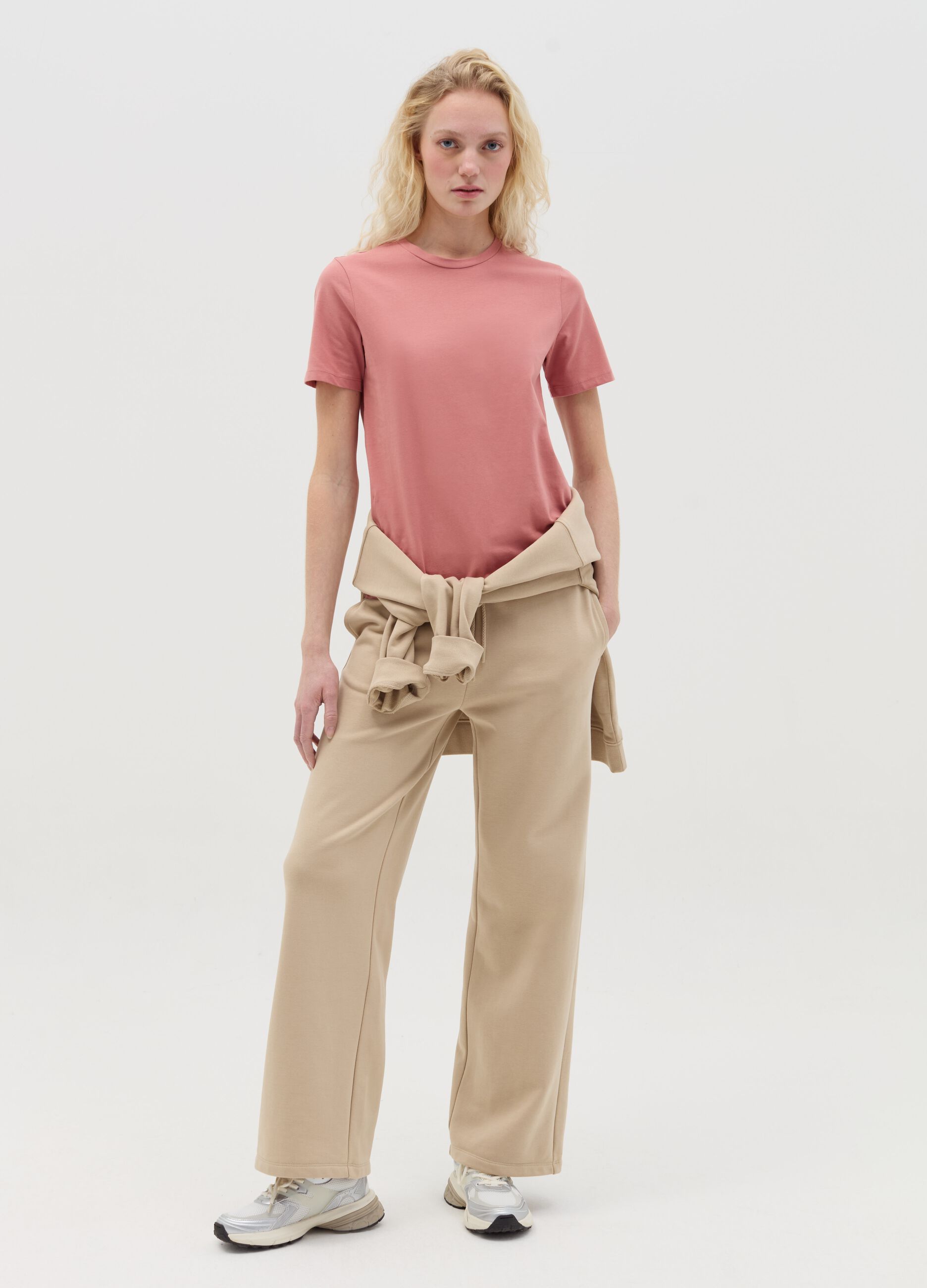Essential T-shirt in cotton with round neck