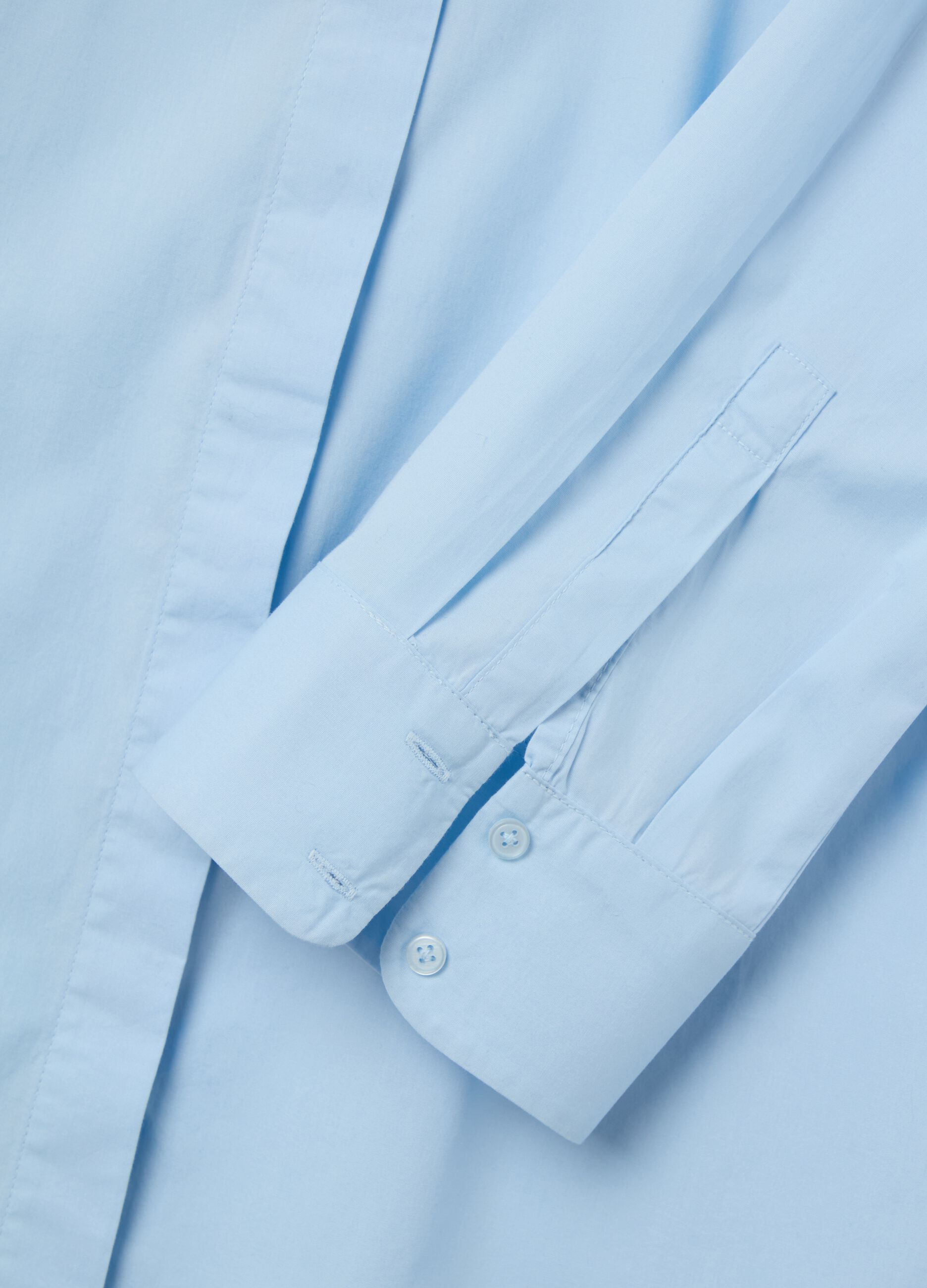 Shirt with three-quarter sleeves