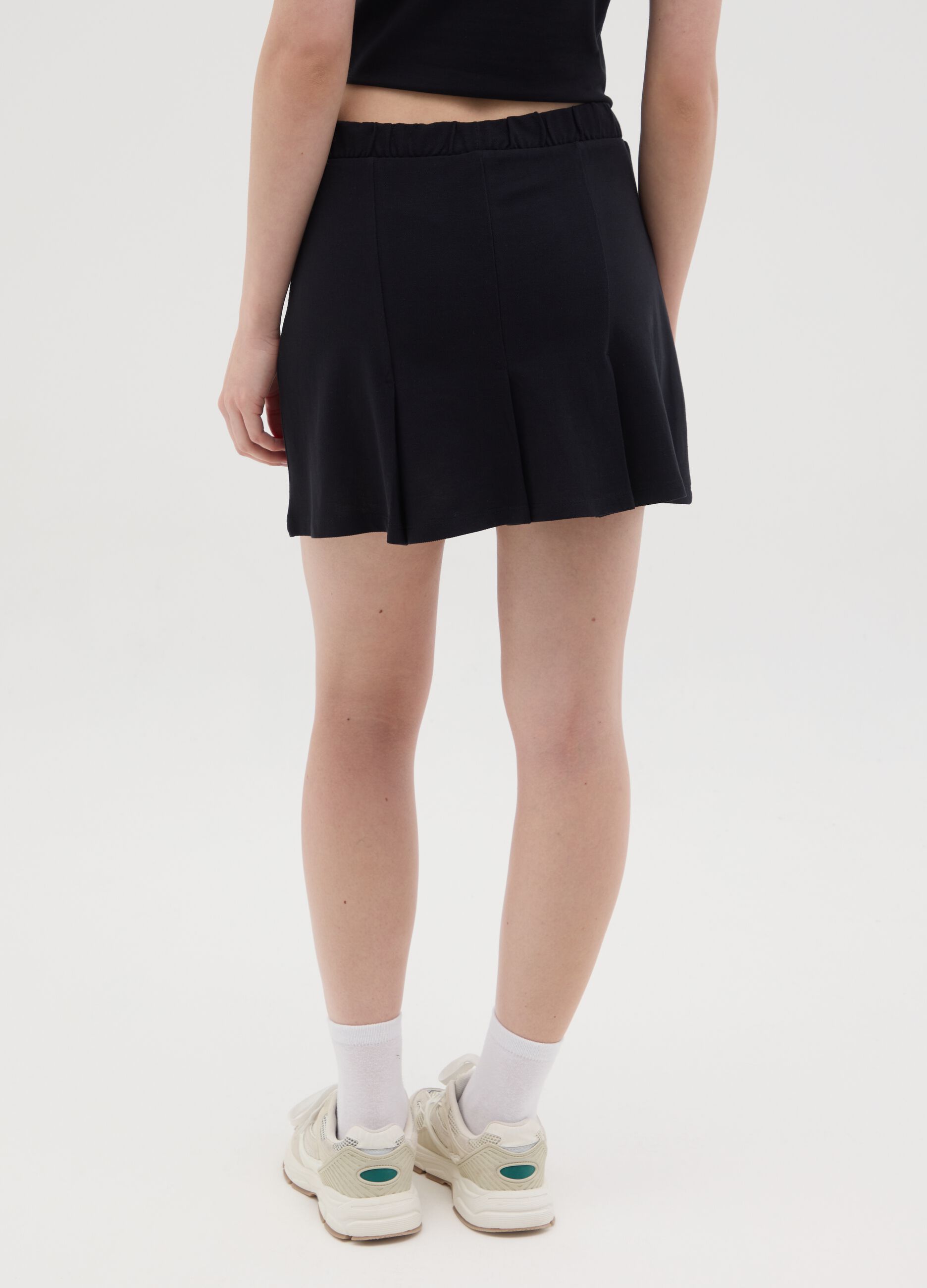 Women's black pure cotton skirt with regular fit