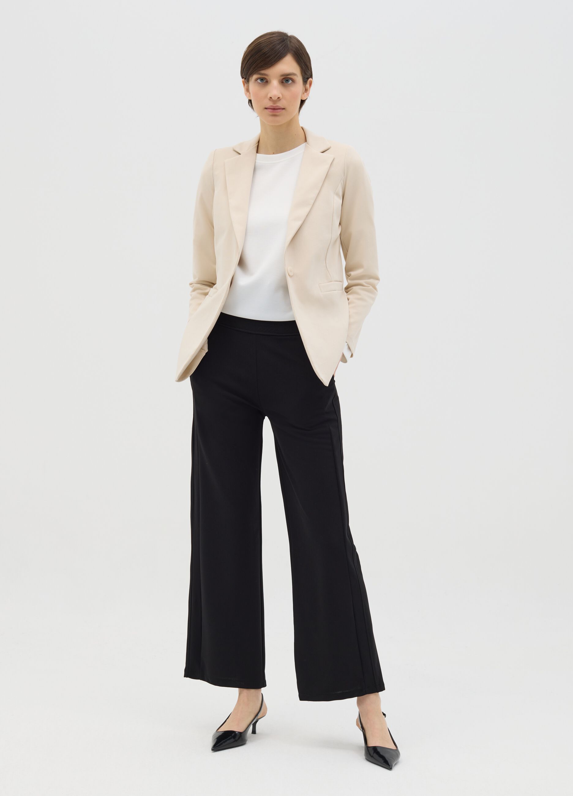 Beige single-breasted blazer