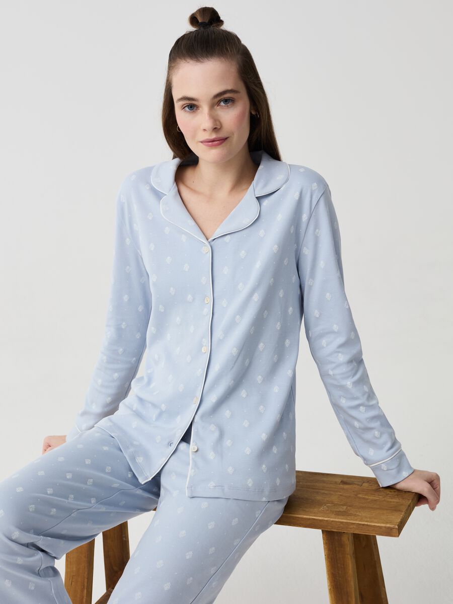 Pyjamas with arabesque print and buttons_1