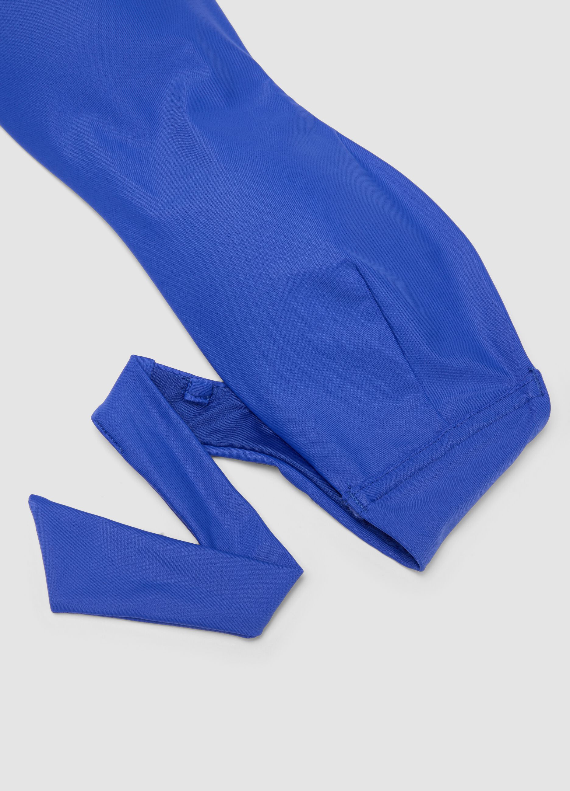 Top bikini a fascia blu in tessuto elasticizzato
