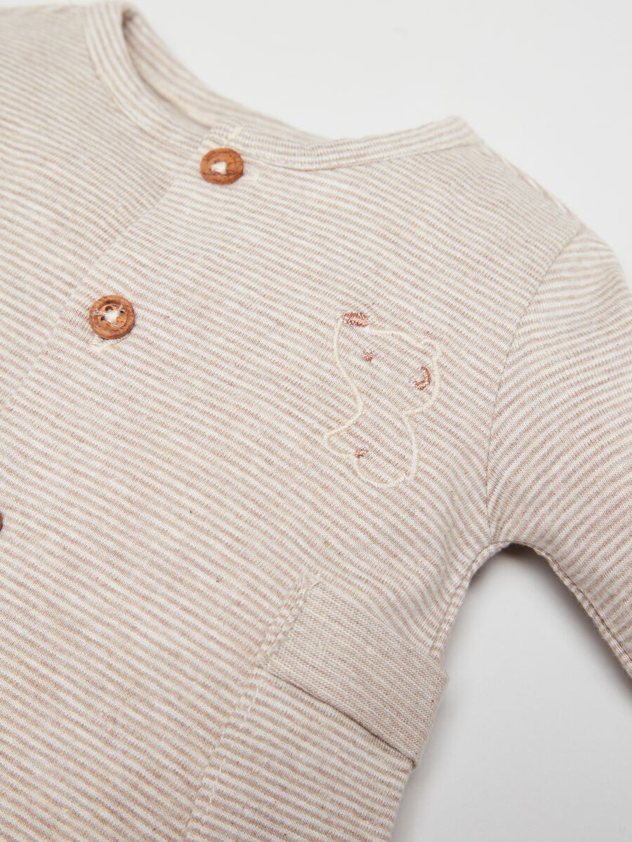 Set t-shirt a righe e ghettine con stampa_2