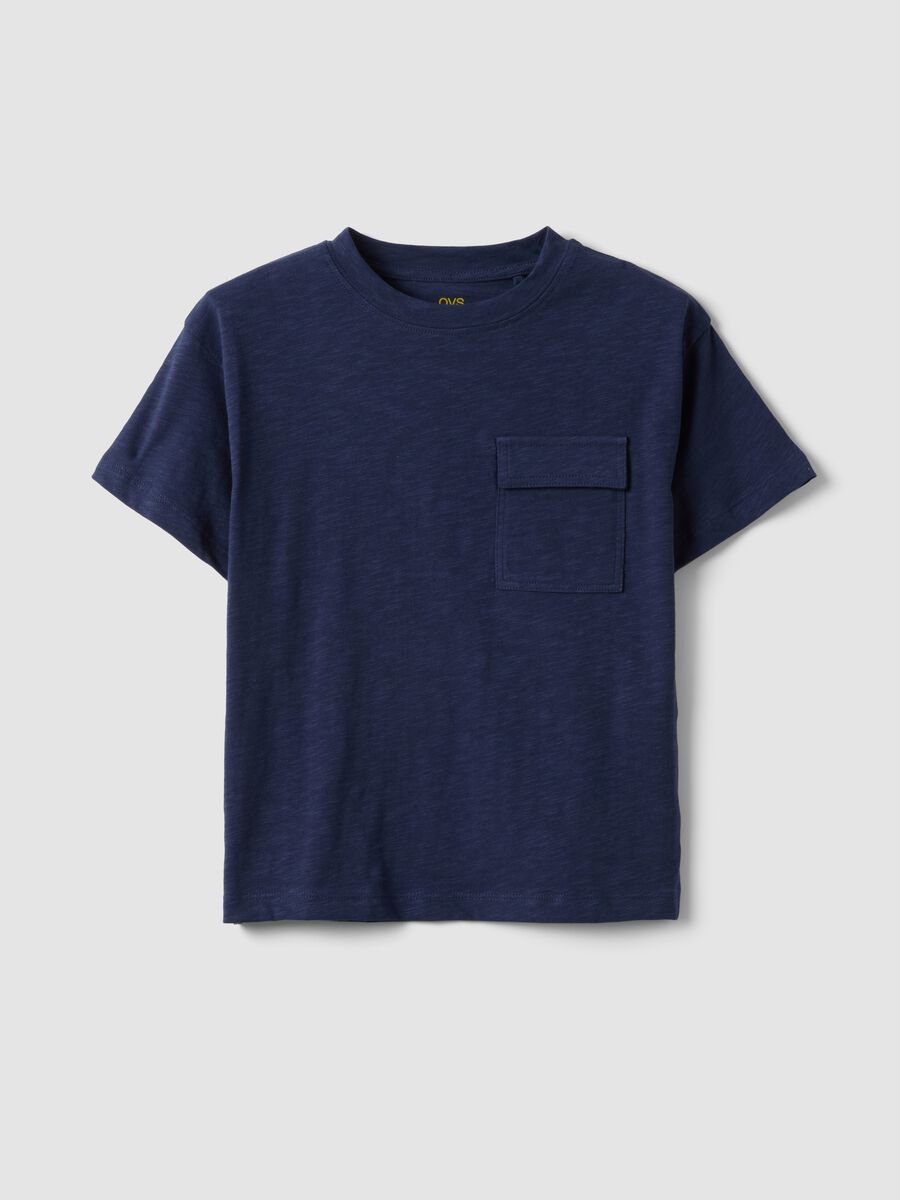 T-shirt in puro cotone blu da bambino regular fit con tasca_0