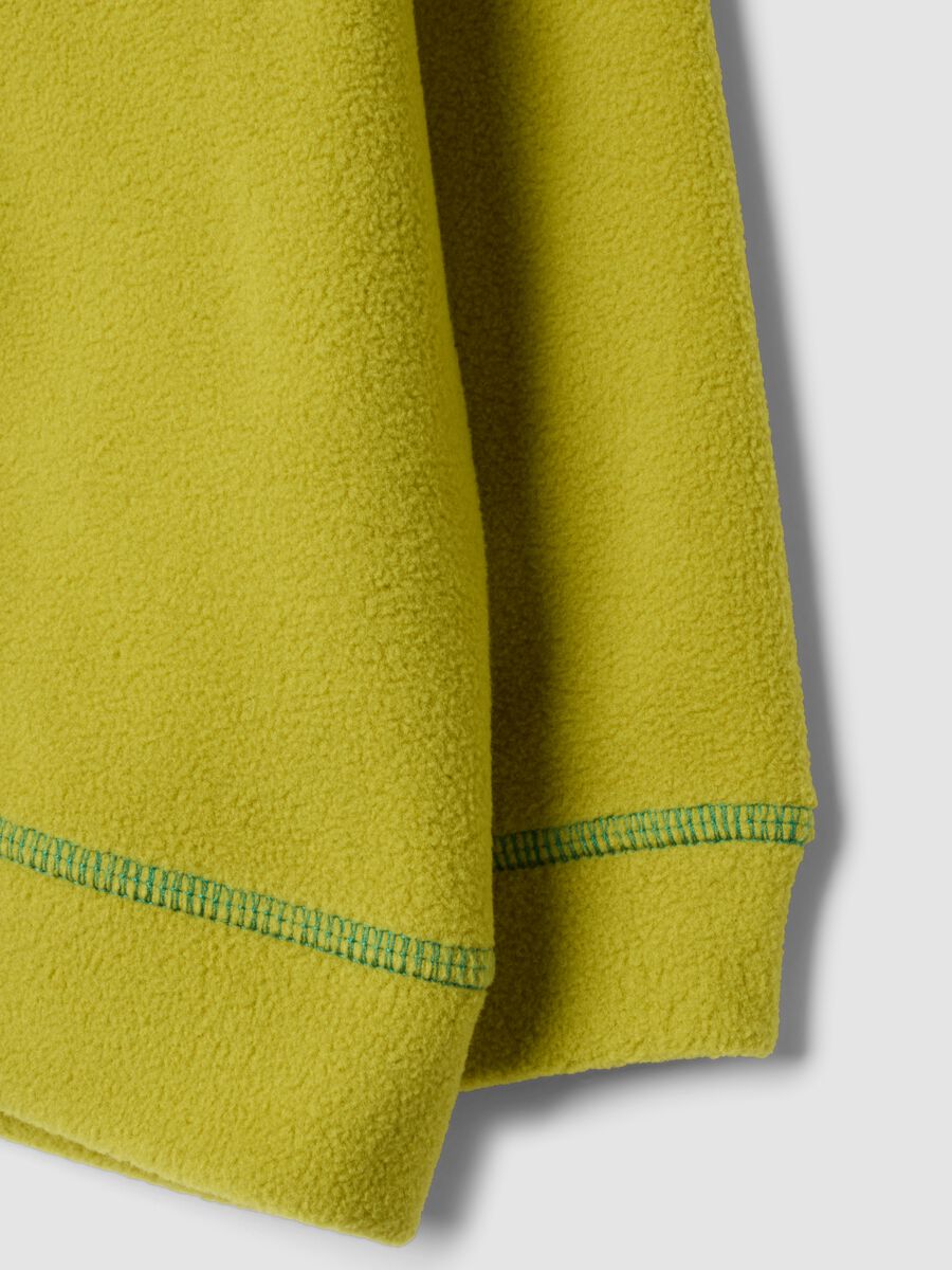 Felpa verde con girocollo e zip in pile regular fit_2