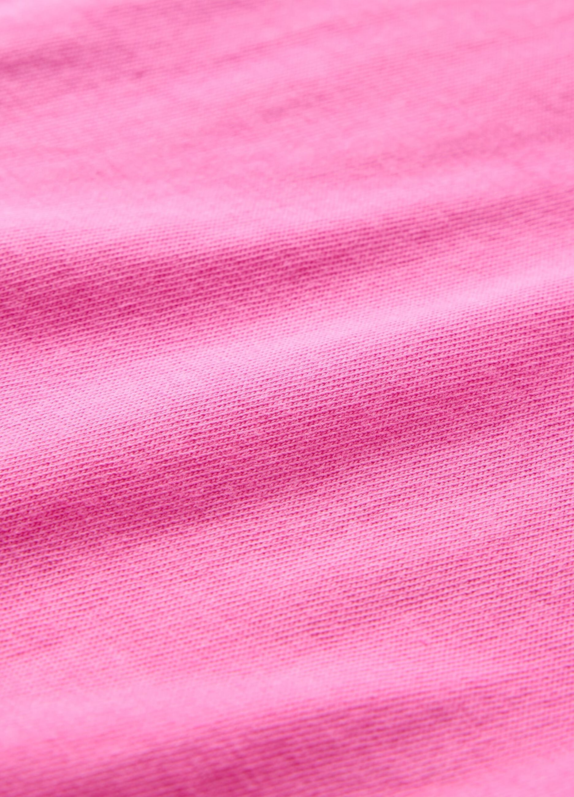 Pink T-shirt with short sleeves
