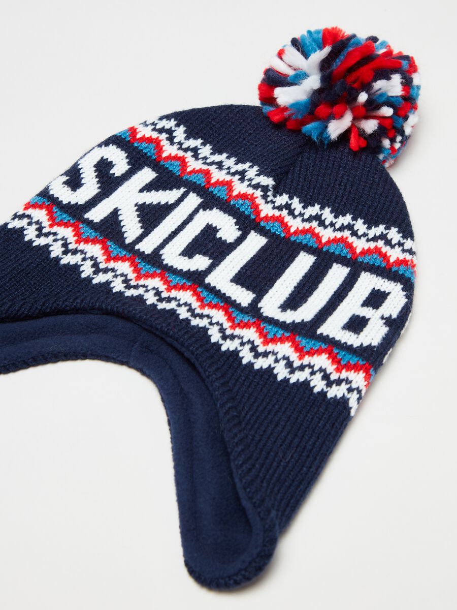 Berretto tricot con paraorecchie e pon pon_2