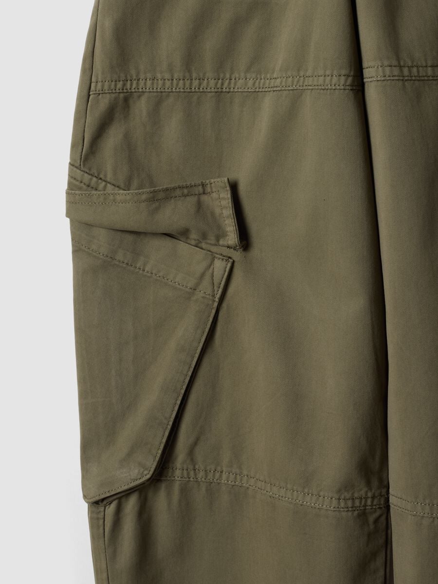 Pantaloni cargo verdi in puro cotone straight fit per ragazza_4