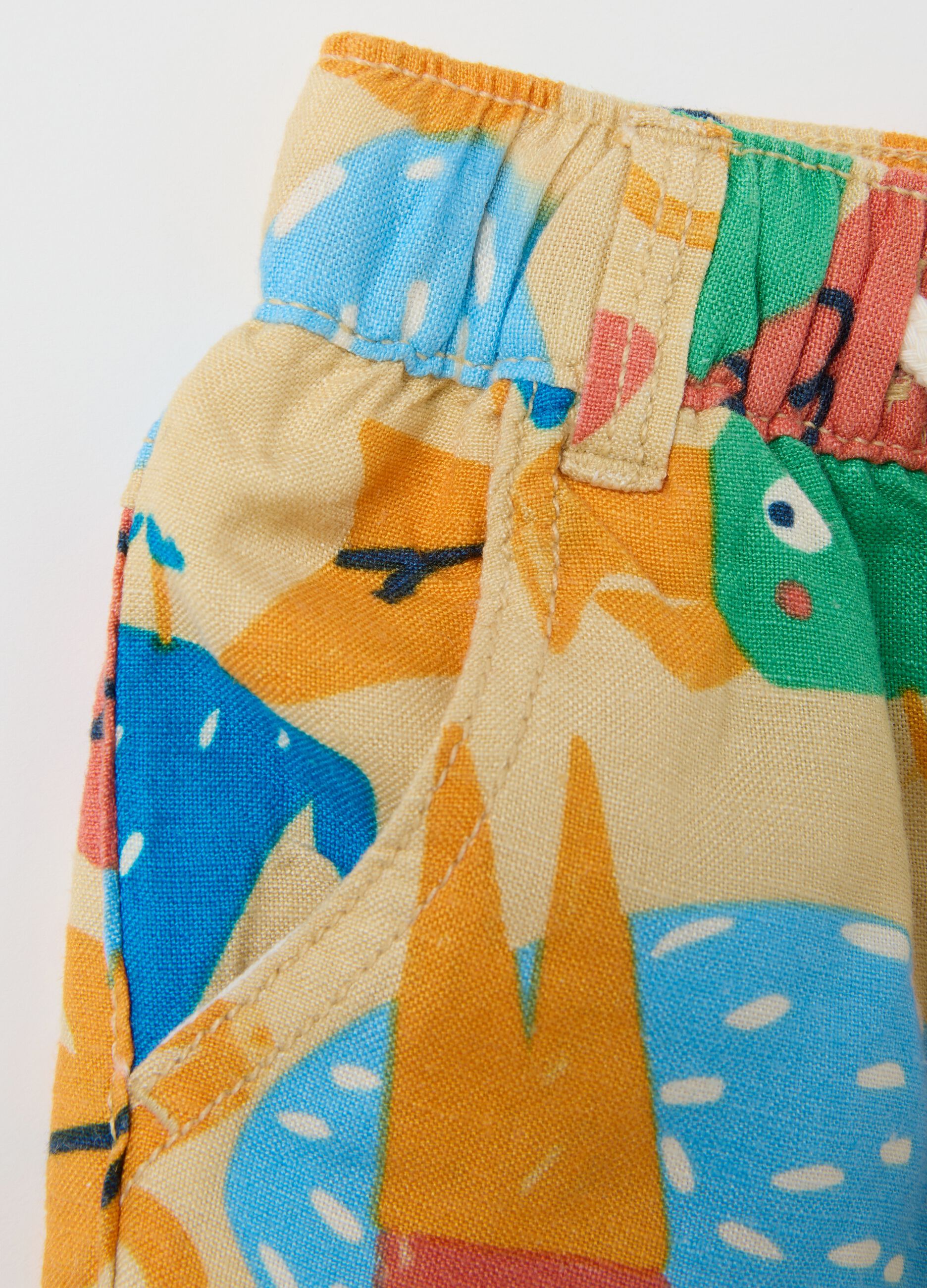 Multicoloured viscose and linen blend children's shorts regular fit with tropical print