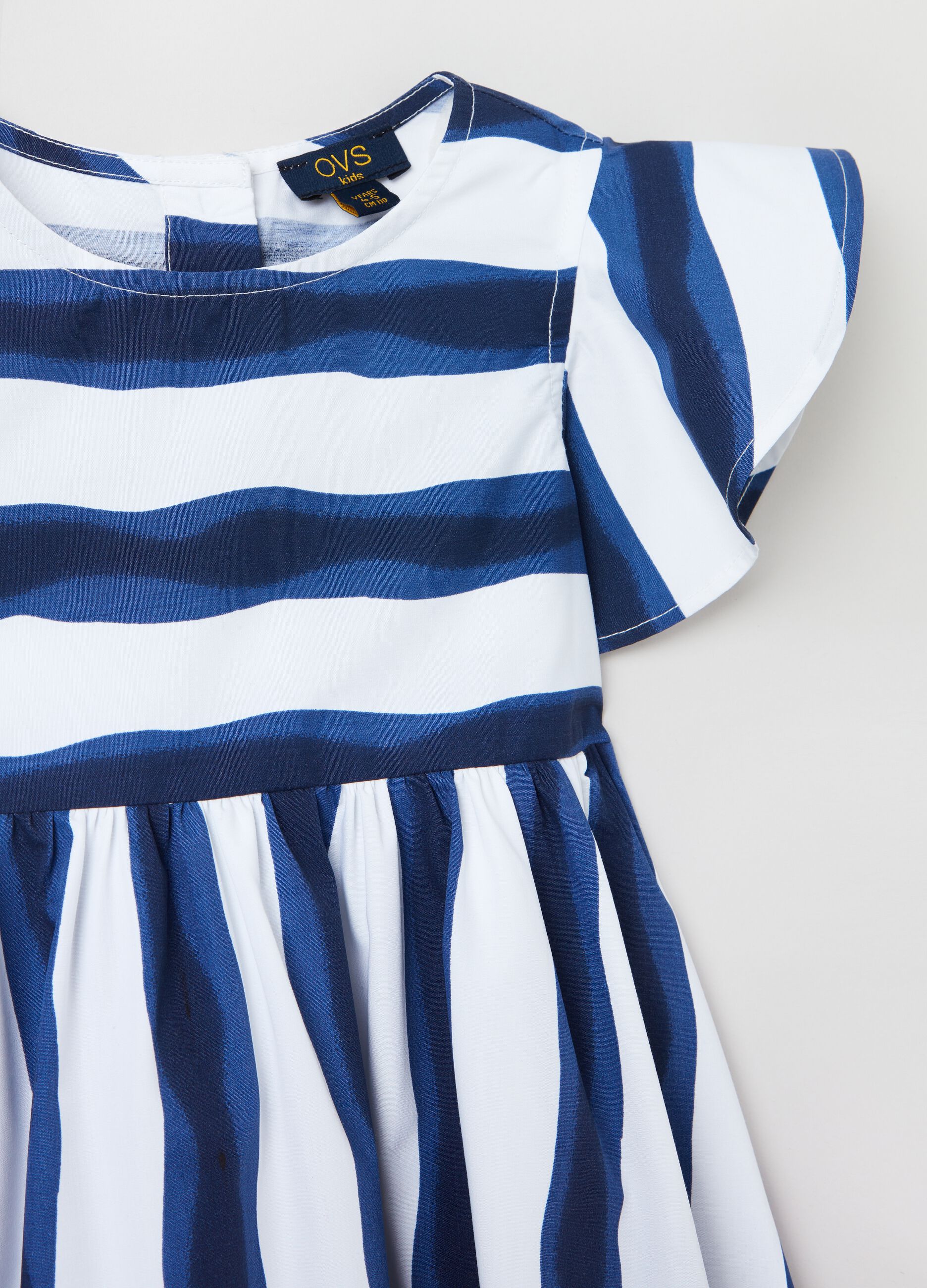 Vestito con fantasia ondulata a righe_2