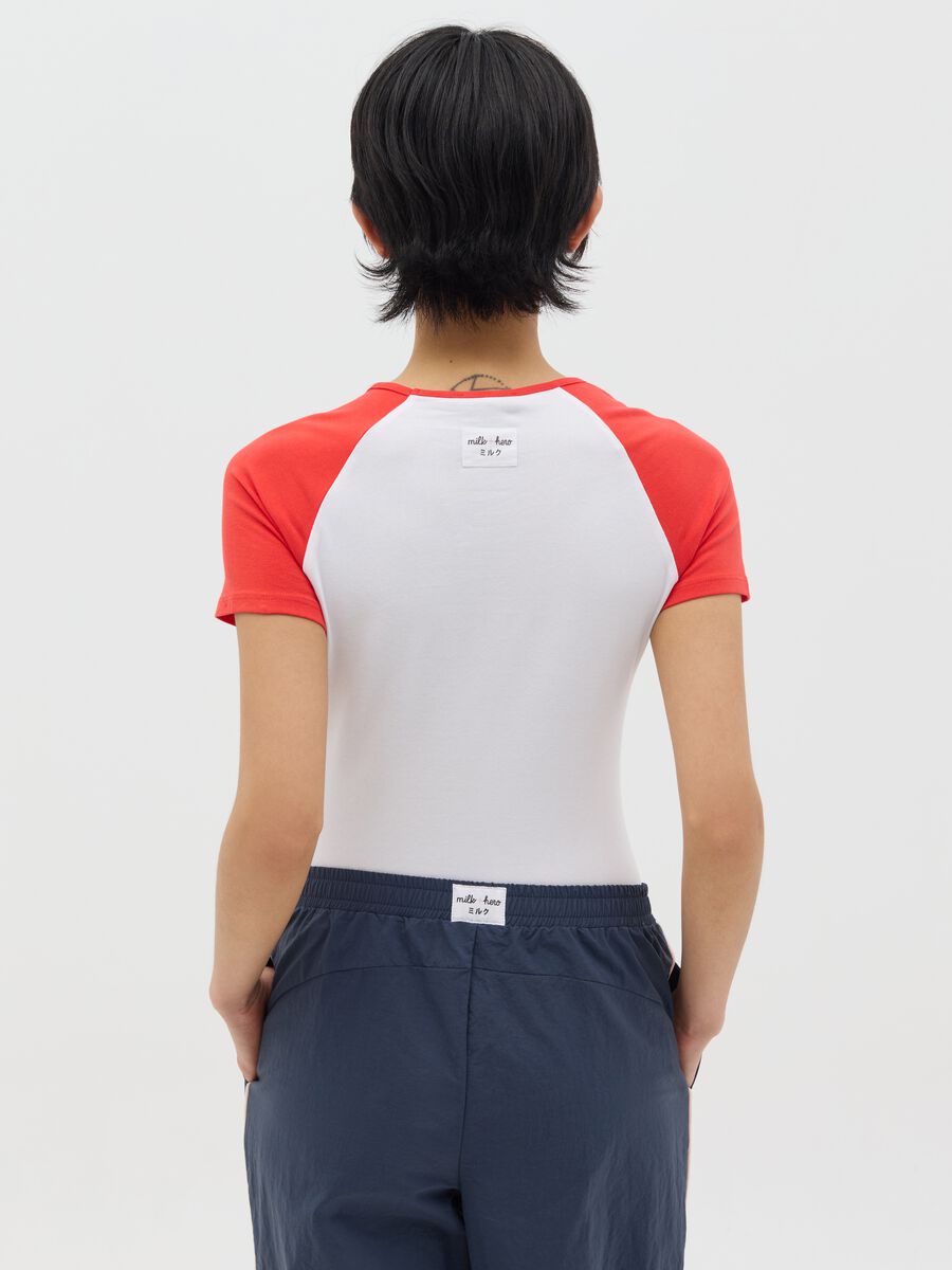 White bodysuit with short black sleeves_3