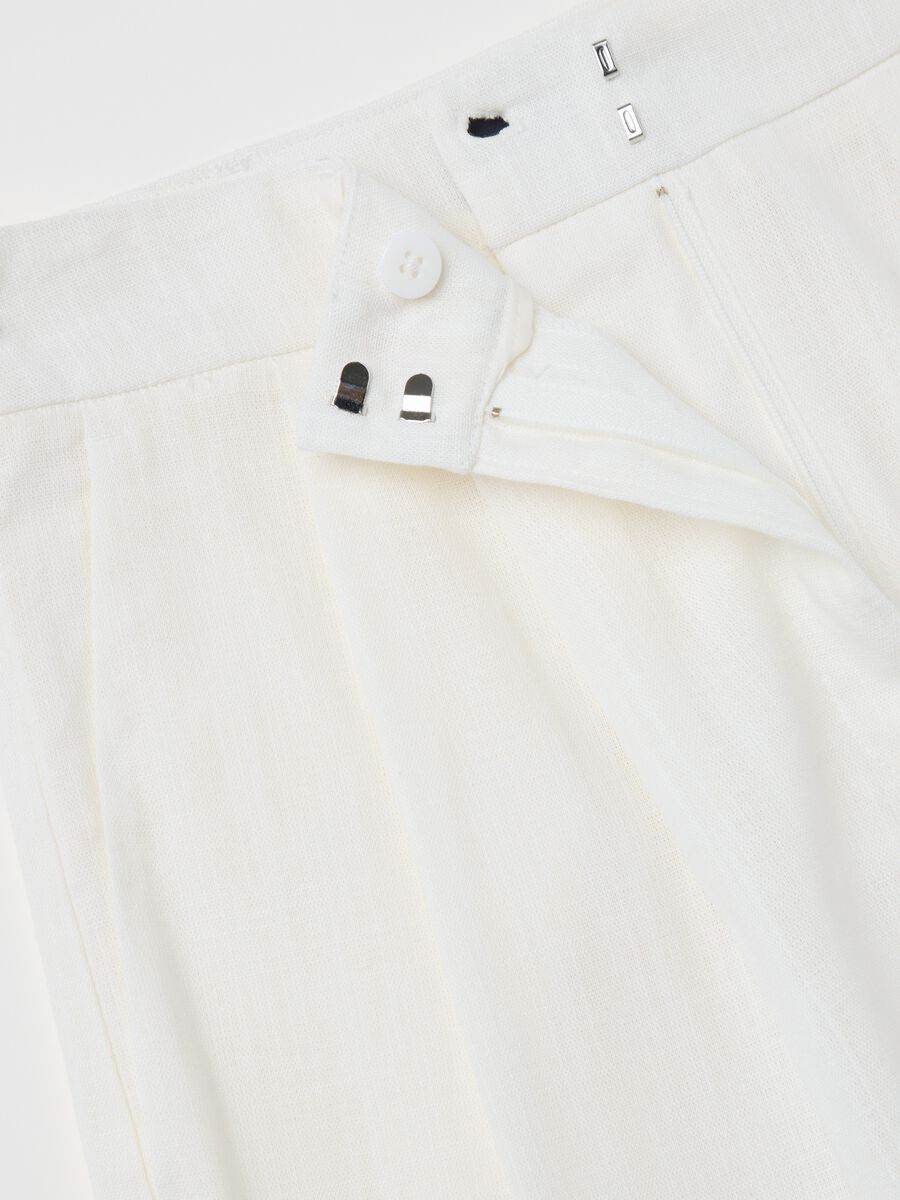 Women’s white regular-fit Bermuda shorts in cotton and viscose_5