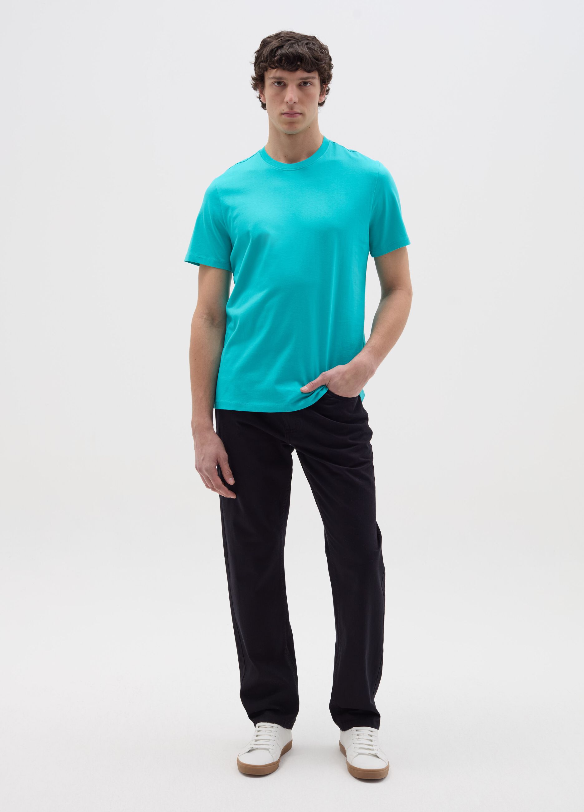 T-shirt in cotone bio con scollo rotondo 