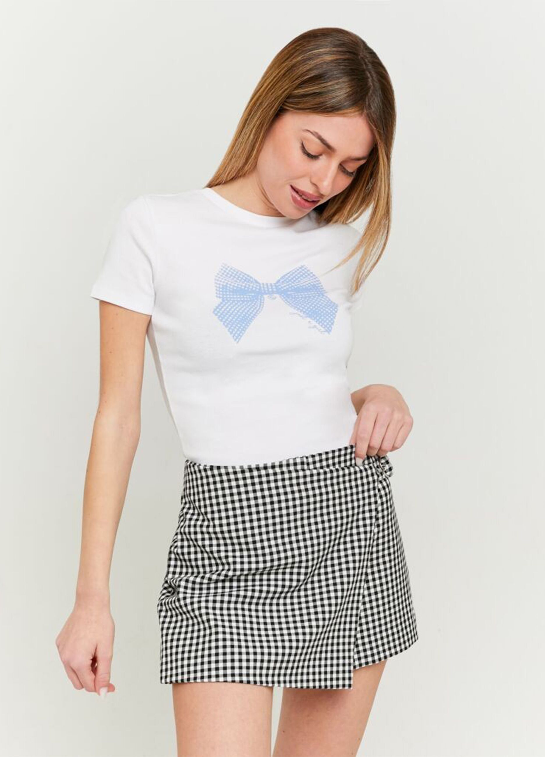 Women's white stretch cotton T-shirt with bow