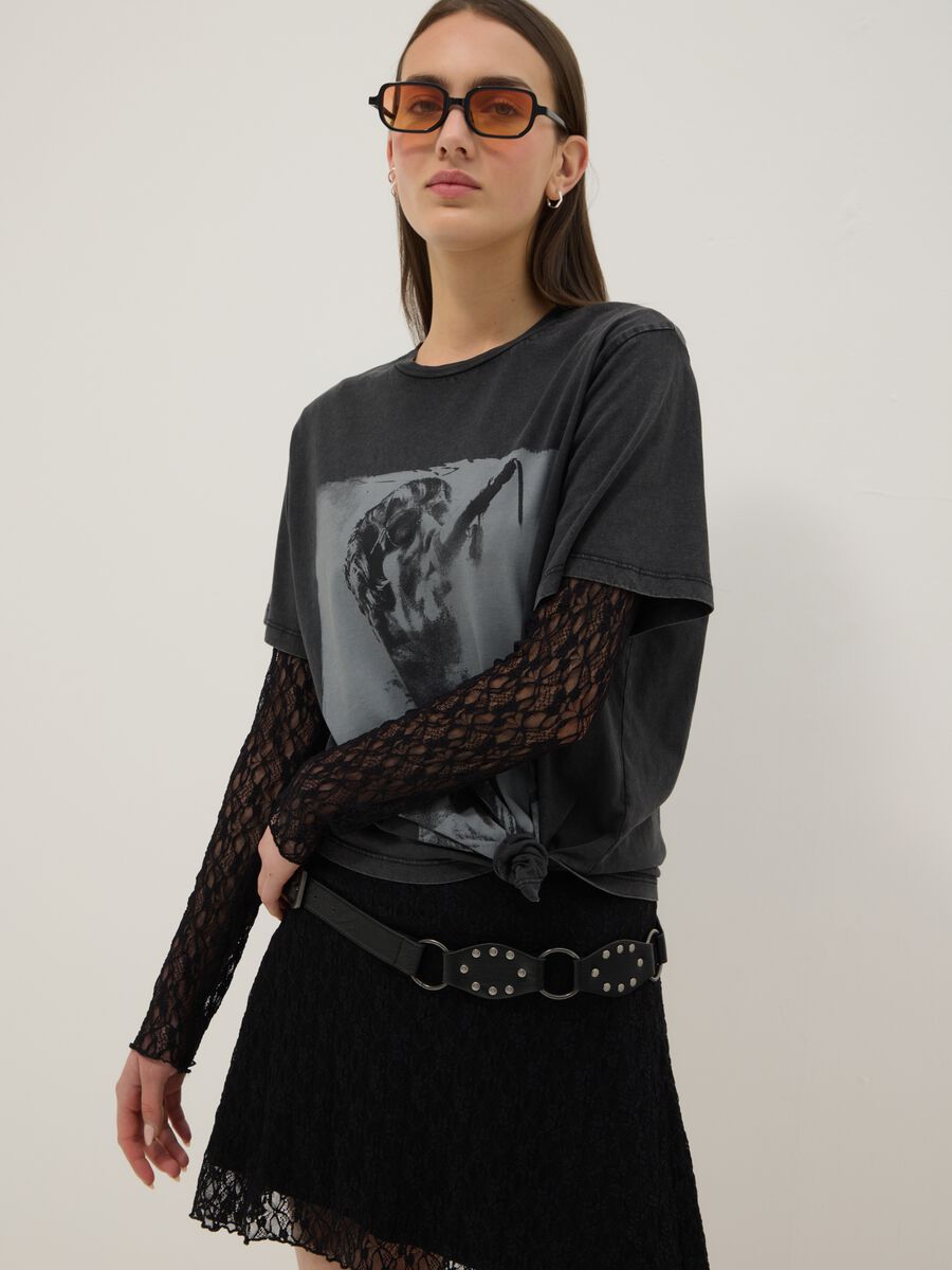 Black pure cotton t-shirt with a regular oversized fit_3