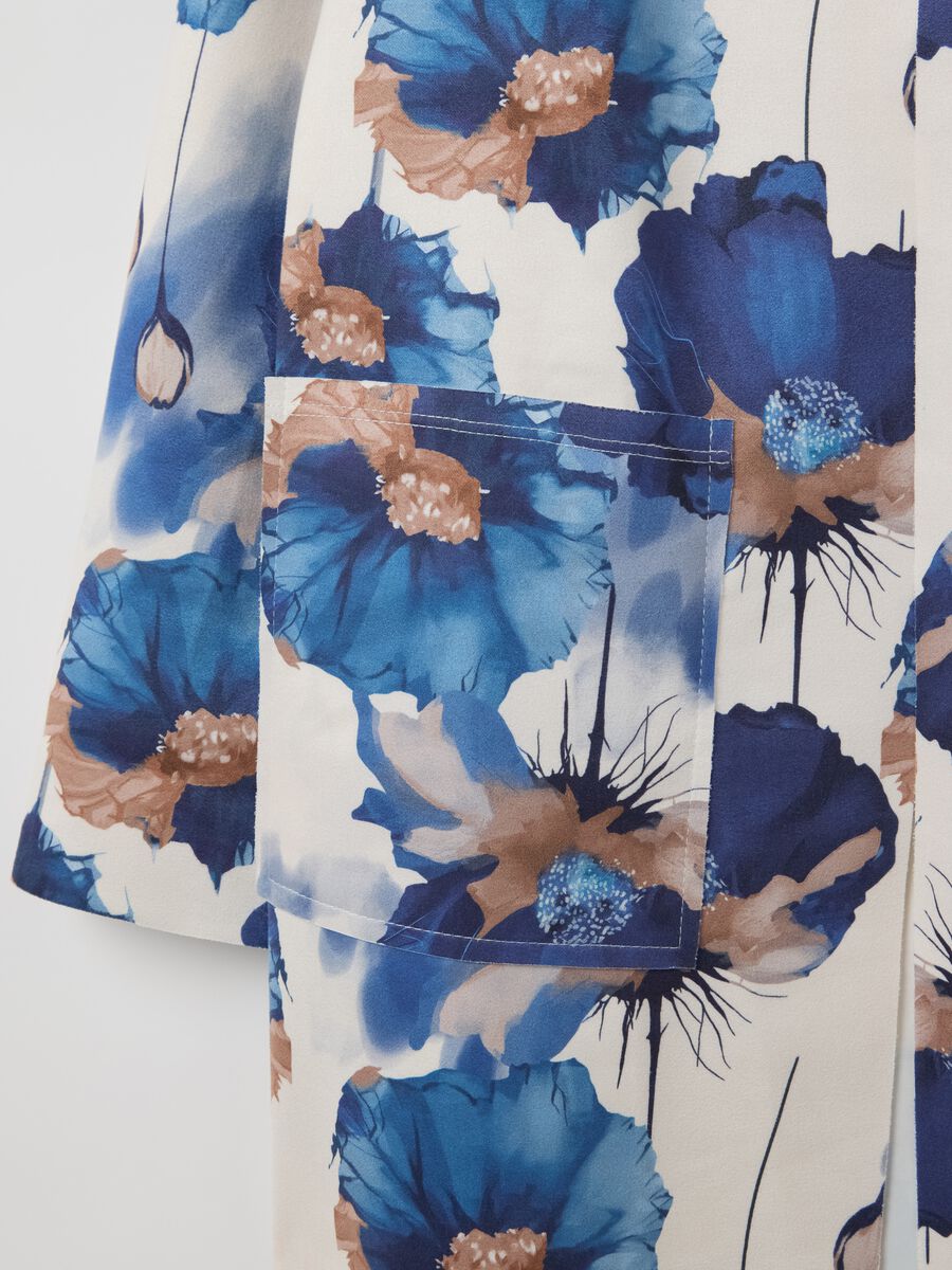 Long white and blue open jacket with flowers_5