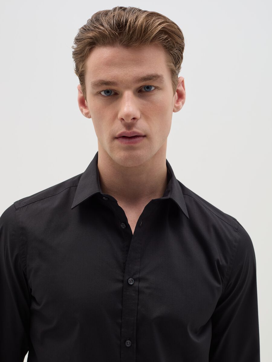 Slim-fit solid colour easy-iron shirt_2