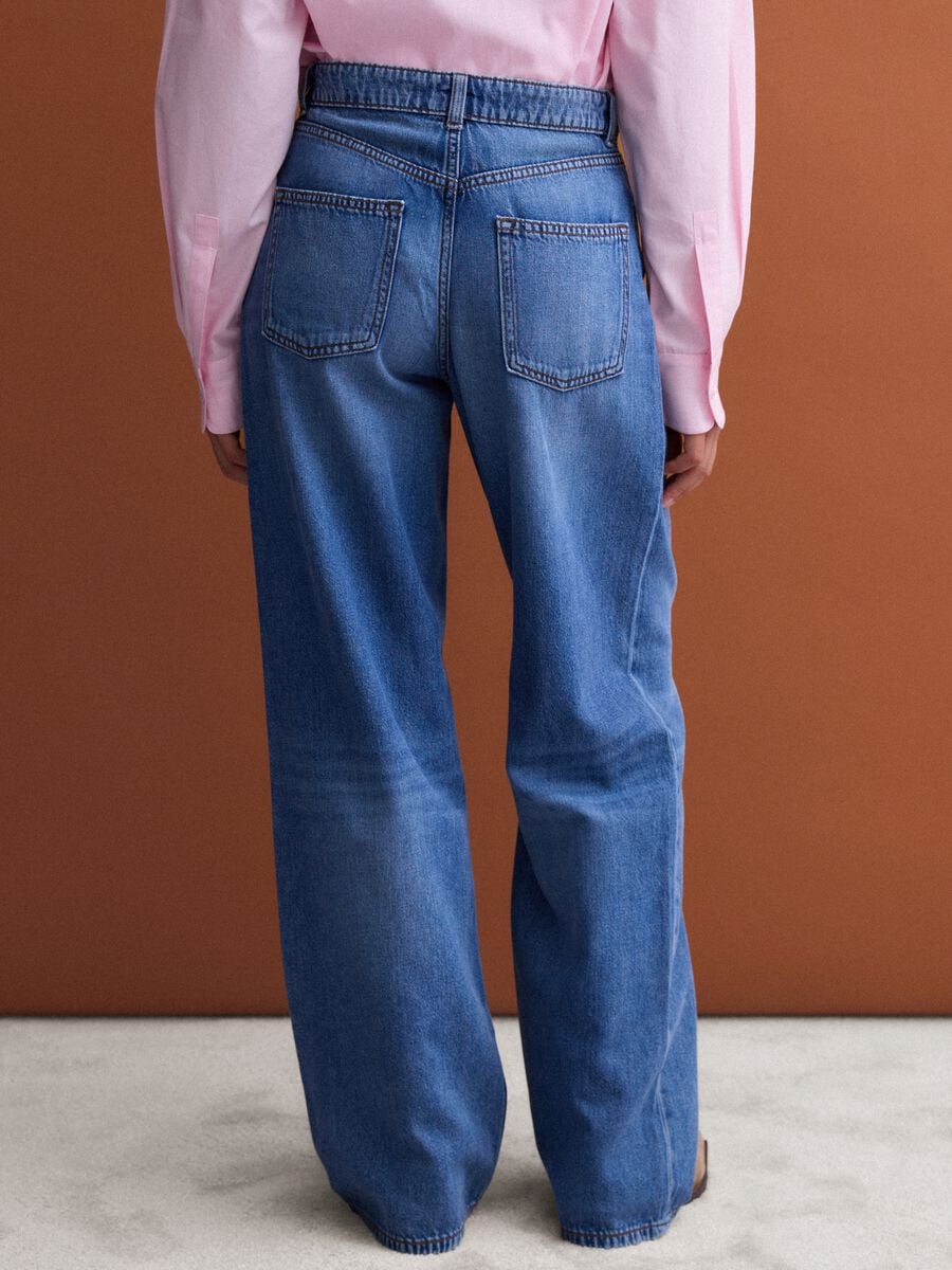 Jeans blu wide leg a vita alta in puro cotone_2