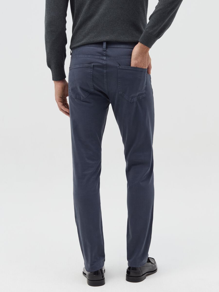 Skinny-fit trousers with five pockets_3