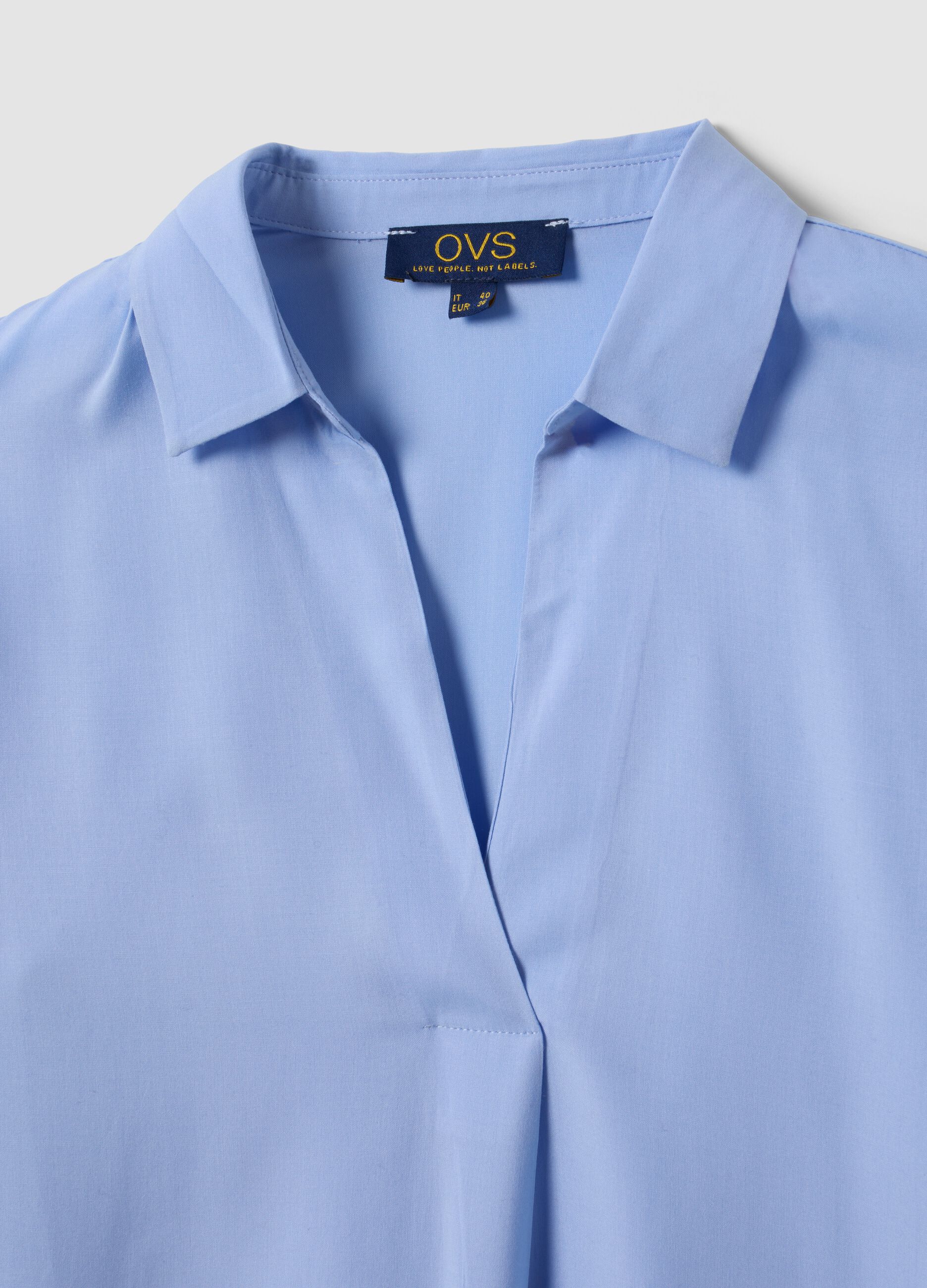 Camicia azzurra in pura viscosa con colletto classico regular fit