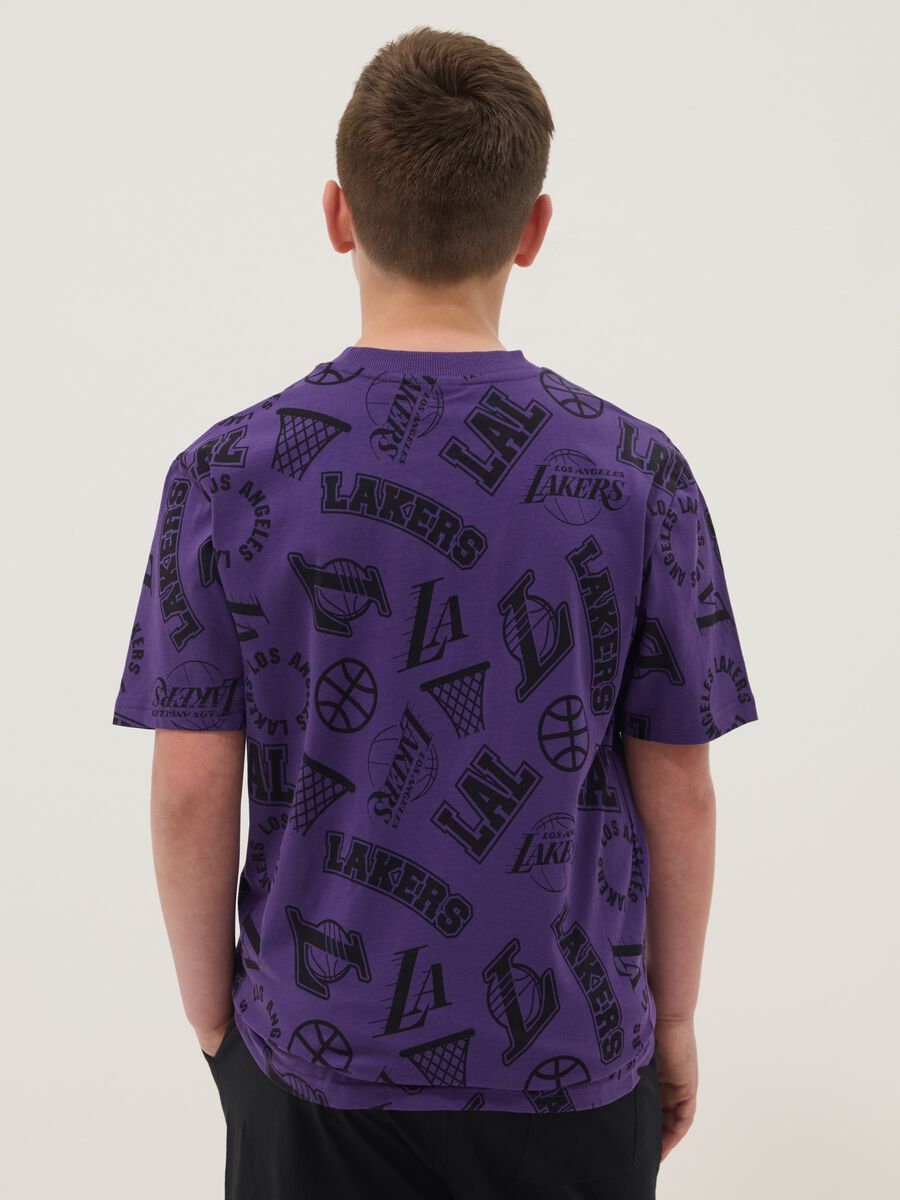 T-shirt viola in puro cotone con stampa Lakers per ragazzo_1