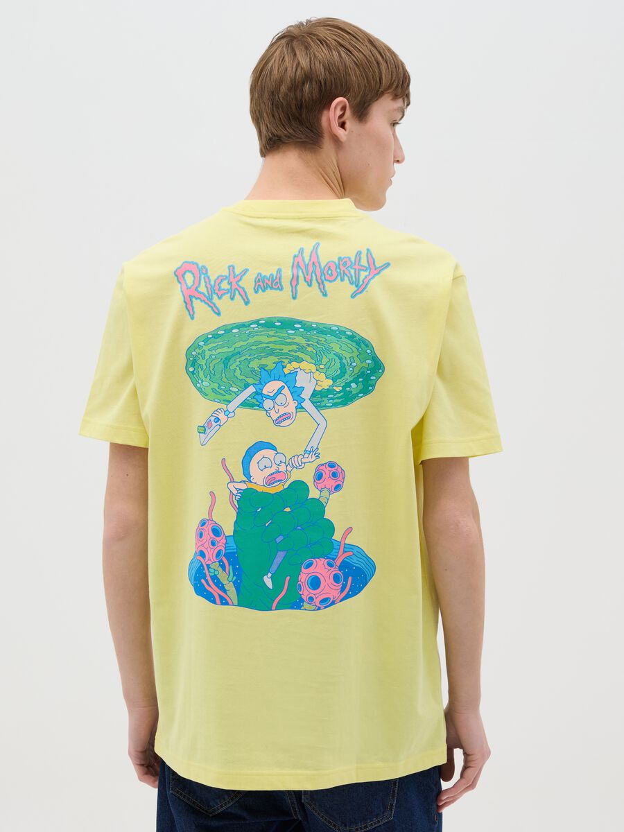 Yellow T-shirt with Rick and Morty print_3
