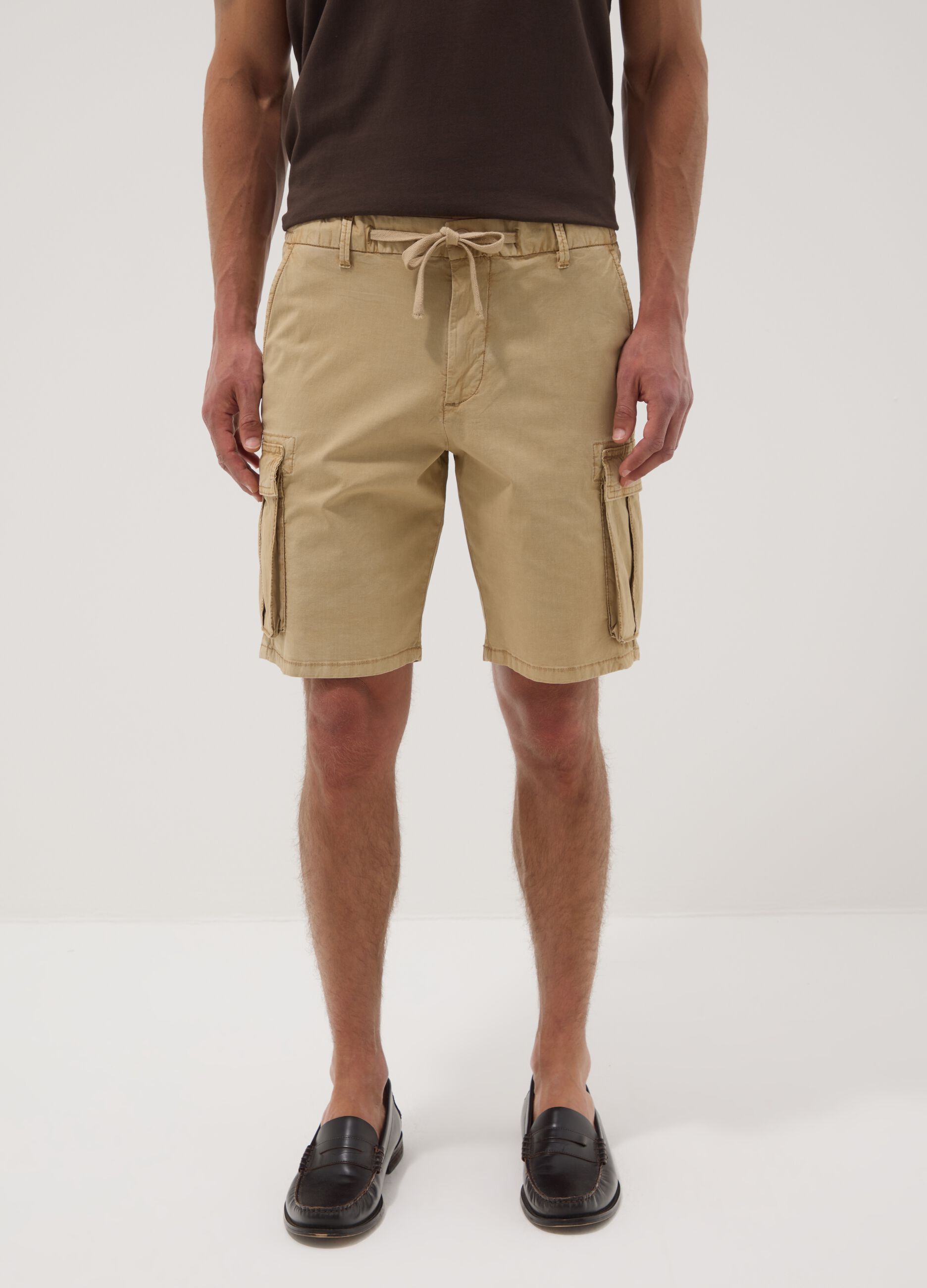 Beige stretch cotton cargo bermuda shorts