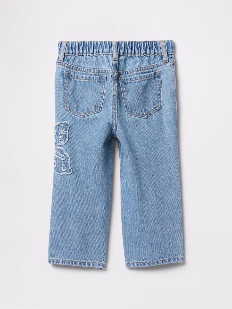 Jeans denim con ricamo farfalla_1