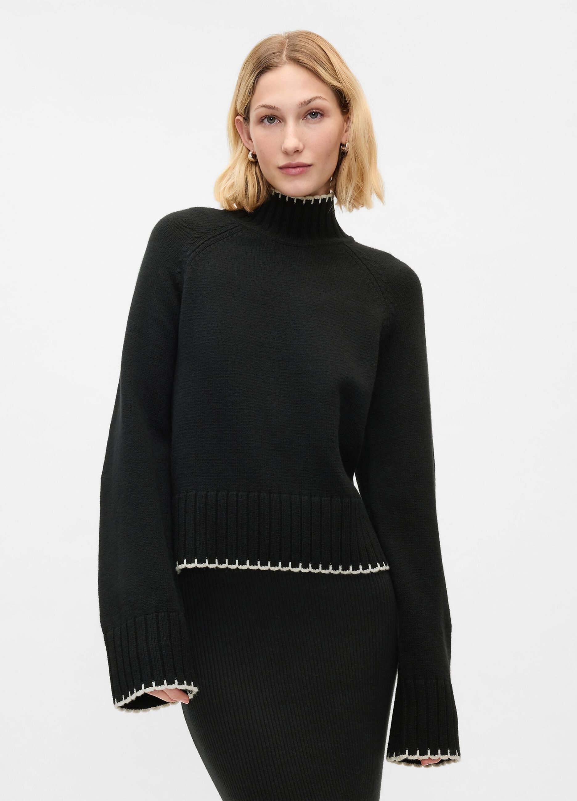 Pullover with high neck