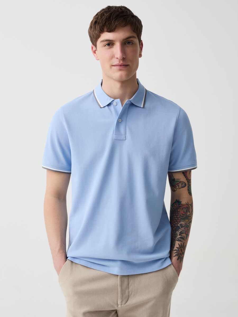 Polo shirt in piquet with striped edging_0