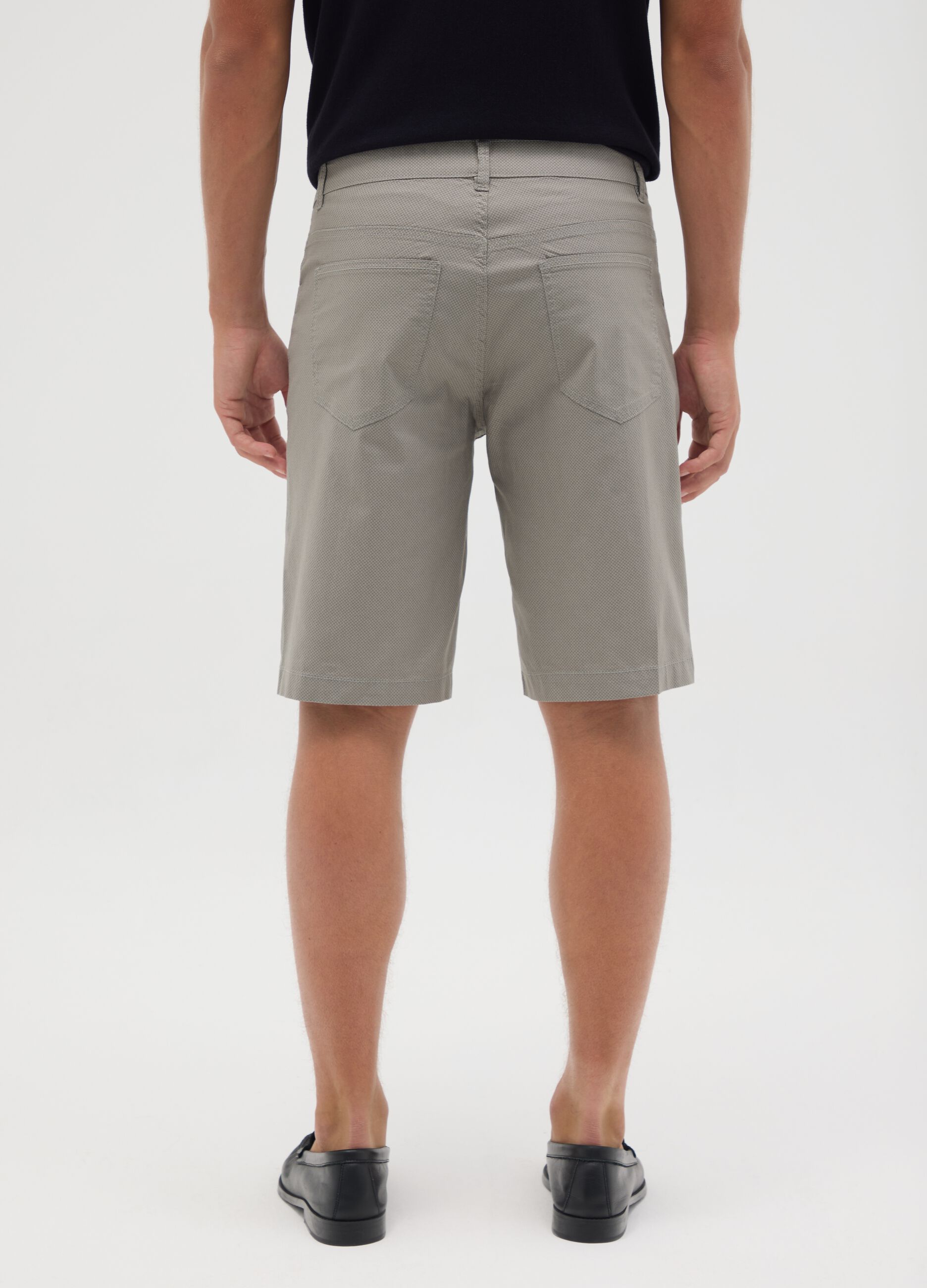 Men's grey stretch cotton Bermuda shorts in regular fit