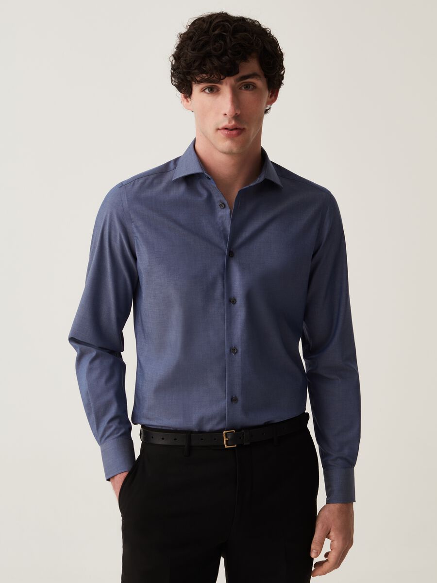 Slim-fit shirt in no-iron cotton chambray_0