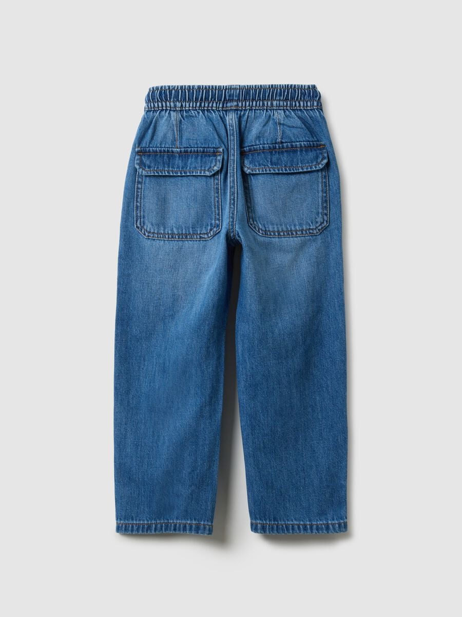 Jeans in misto cotone denim blu relaxed fit da bambino_1