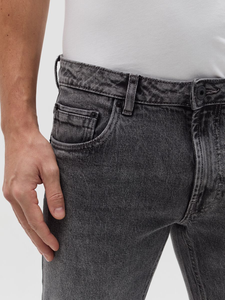 Slim-fit acid-wash jeans_2