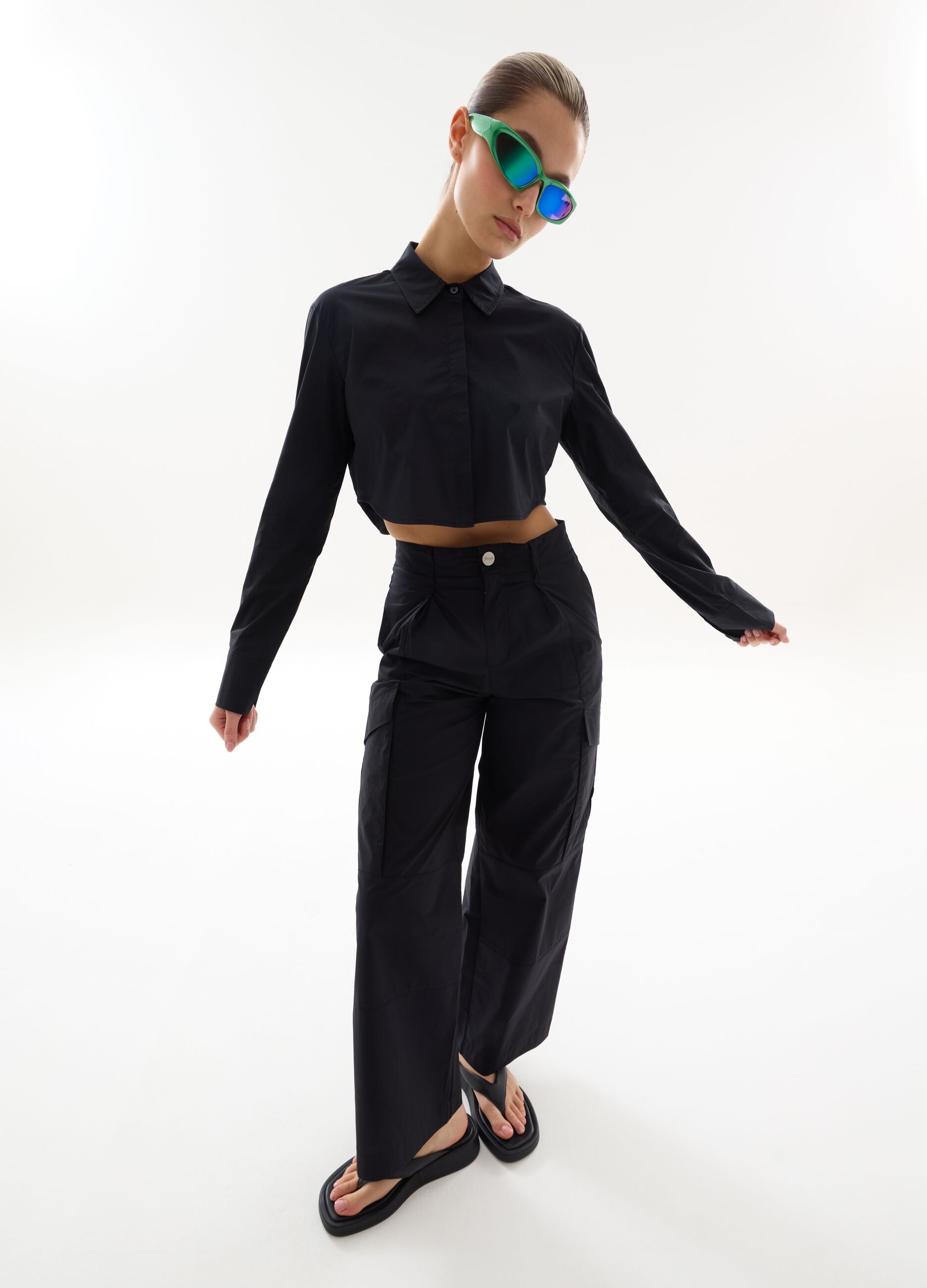 Light Wide-Leg Cargo Trousers Black